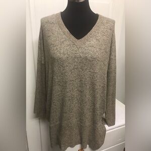 New Traveling GYPSY V-Neck Stretchable Oversized Tunic Sweater Size Small